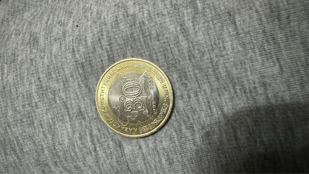 Продам монету 100тг