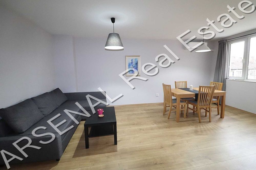 Тристаен апартамент под наем, Център