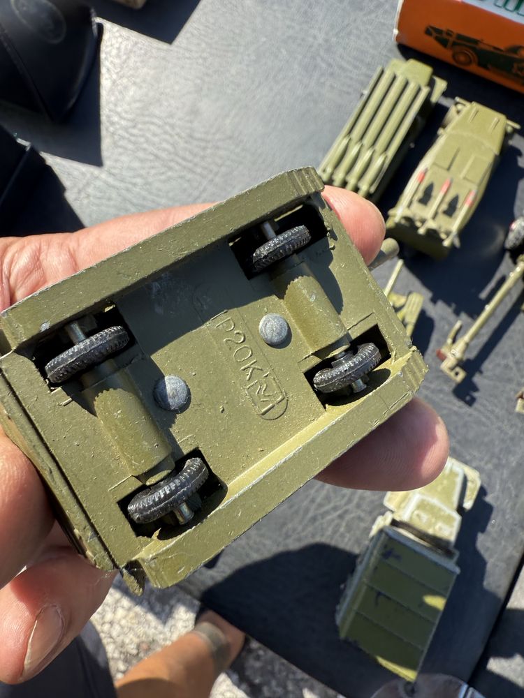 комплект стари руски метални военни играчки