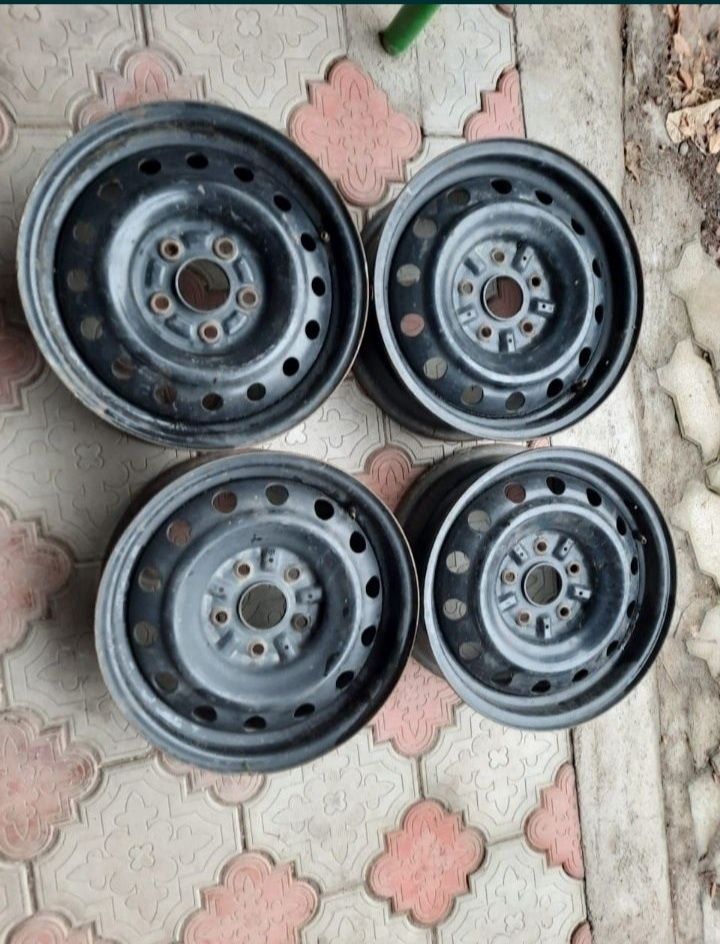 Продам  диски на 15