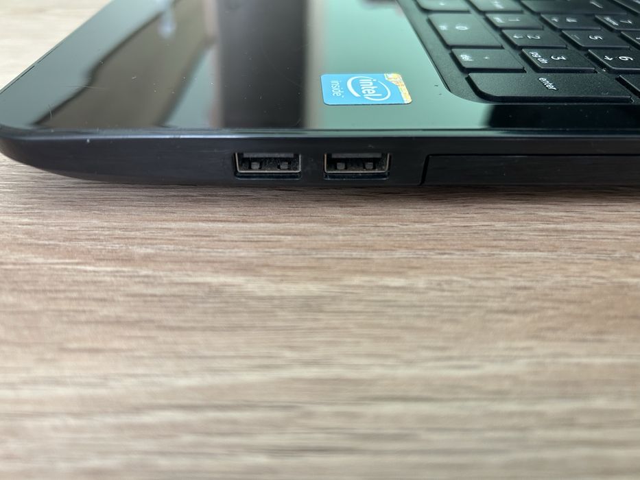 Лаптоп HP 15-r150nu