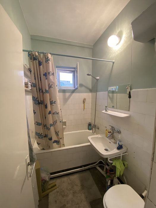 Apartament cu 3 camere si garaj, zona centrala