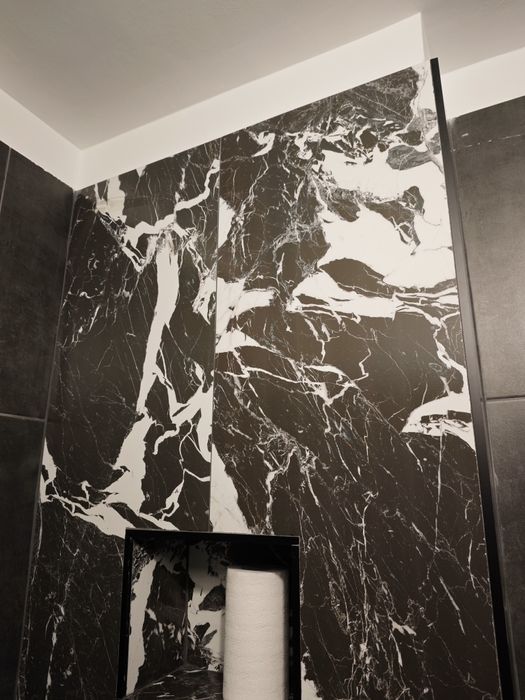 Gresie Neagra inserții albe