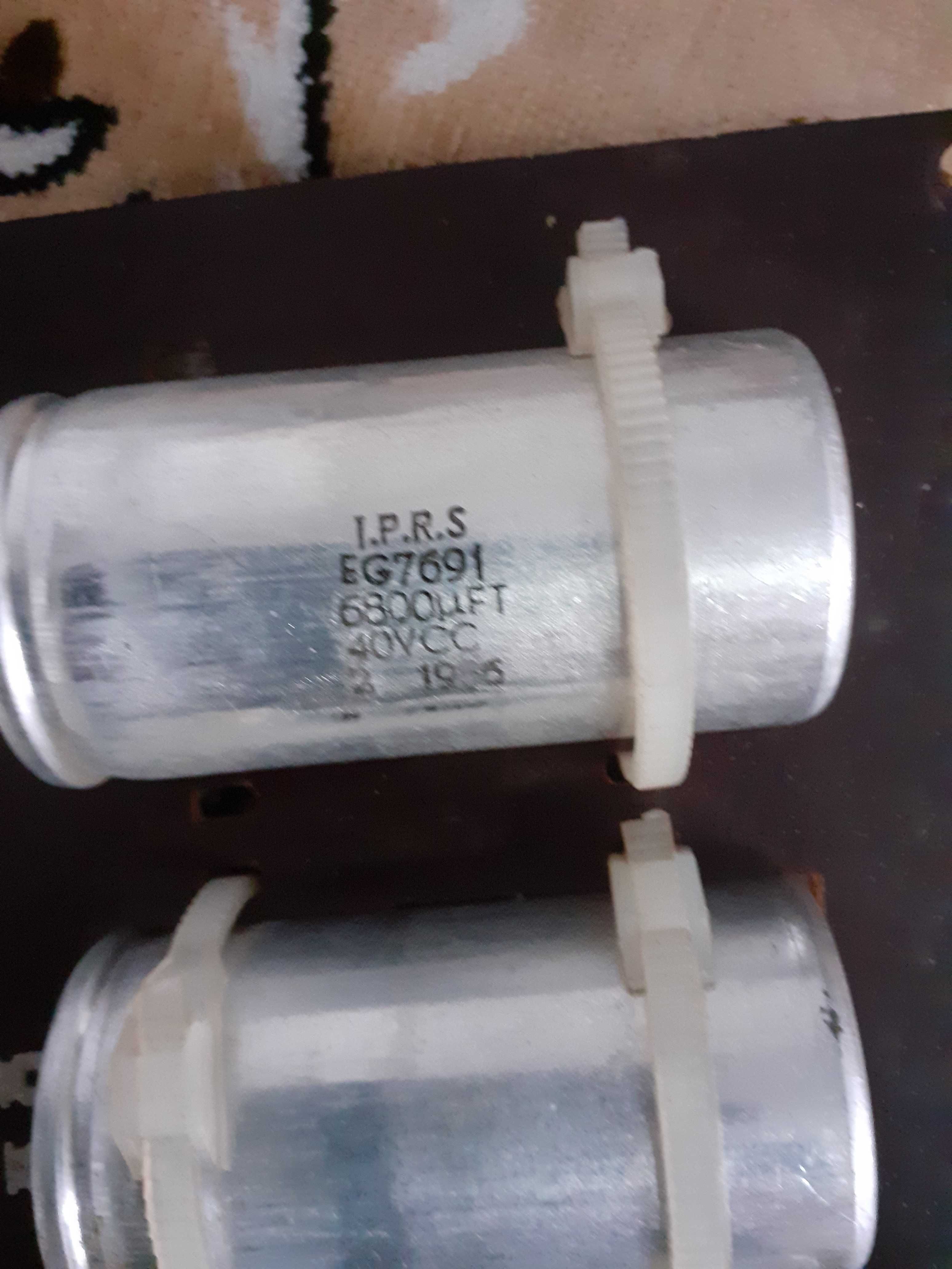 Condesatori electrolitici de filtarj