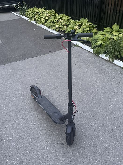 Vând trotinetă electrică