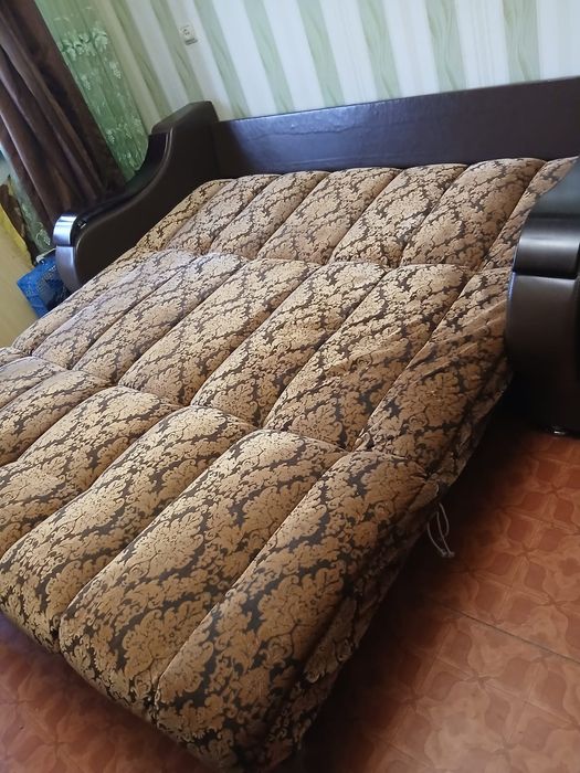 Диван.в отличном состоянии