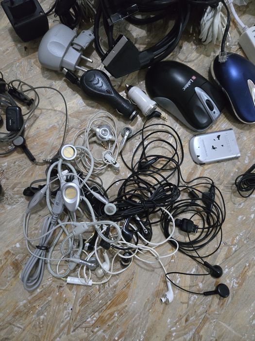 Huse telefon, încărcătoare,casti