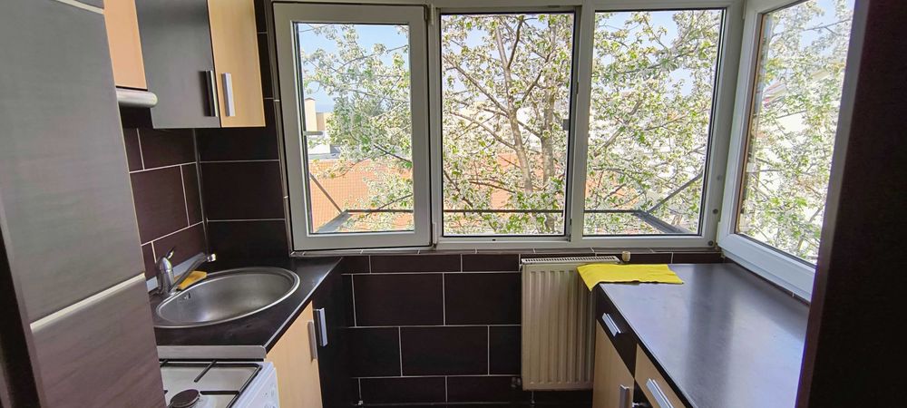 Apartament 2 camere decomandate - 45 m2, zona centrala langa Primarie