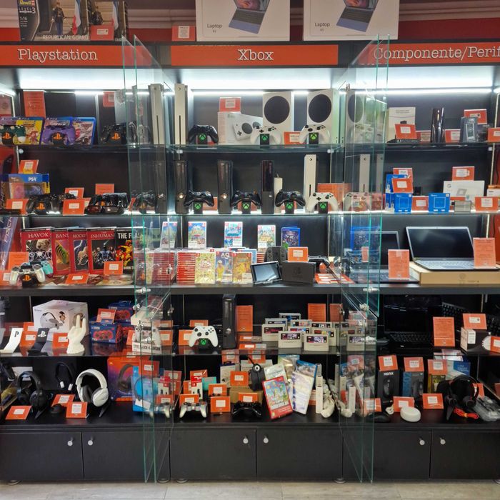 Consola Microsoft Xbox 360S 250 Gb, 2x Controller | UsedProducts.Ro