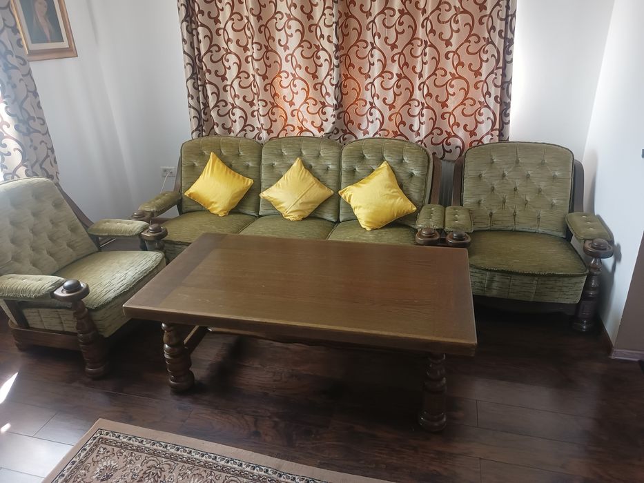 Set canapea , fotolii și masa ,lemn masiv,fara defecte majore
