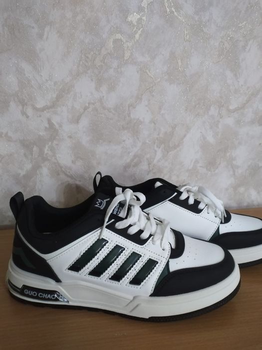 Кроссовки! Продам кроссовки!