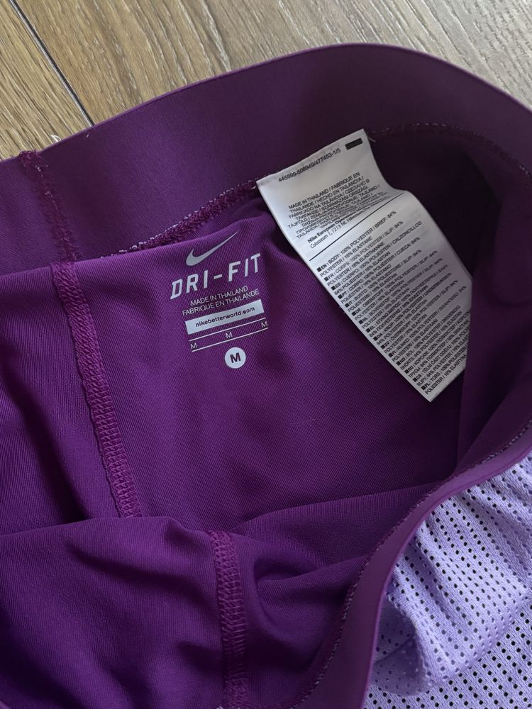 Дамски спортни шорти Nike Dri- Fit
