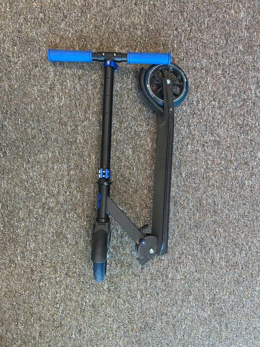 Trotinetă pliabilă pentru copii/adolescenți Cygnus, ușoară și compactă