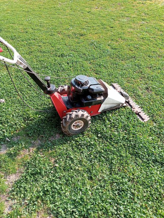 Vând motocoasă benzina