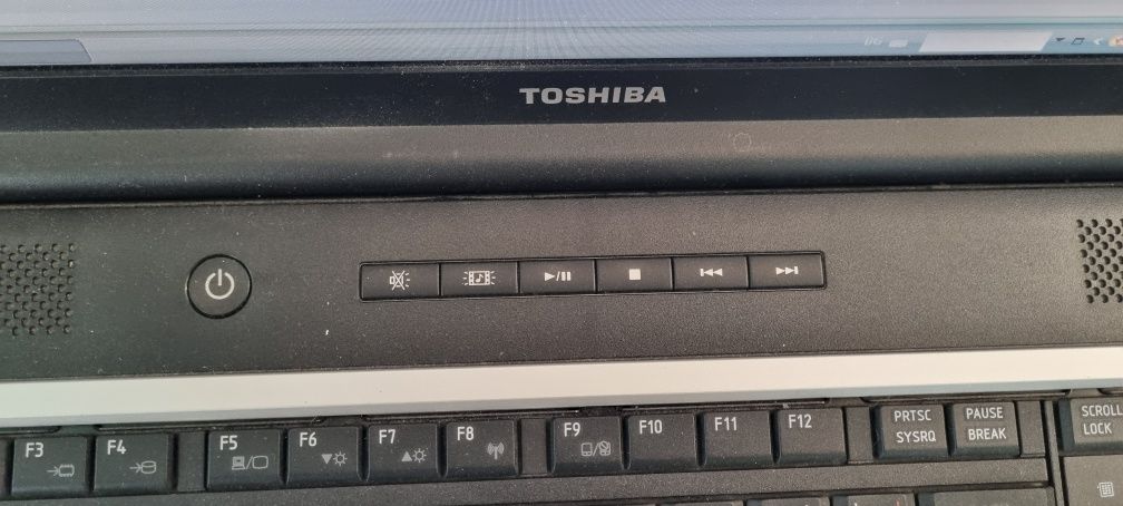 Лаптоп Toshiba model no PSLD8E-003009N5