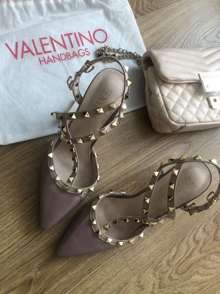 Дамски обувки по модел на Valentino 38,39