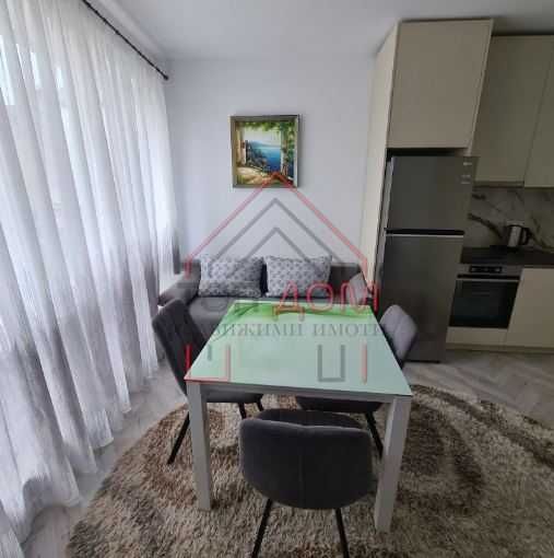 Дава се под наем Двустаен апартамент в Варна, Център - 64 кв.м за 663 € - Снимка #2