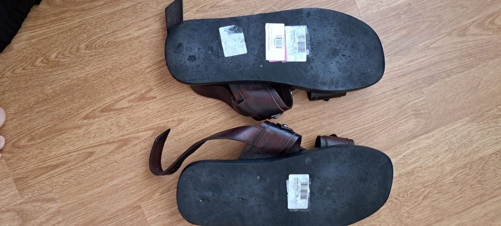 Vând sandale dsquared2