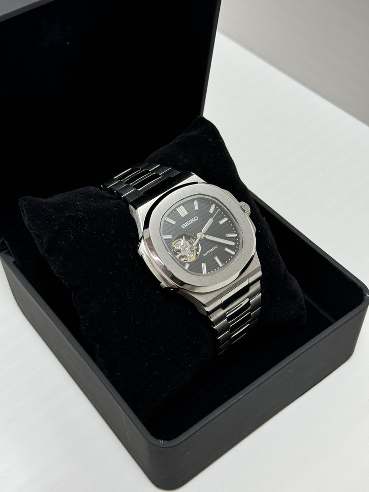 Seiko Nautilus *Black Dial* Open Heart