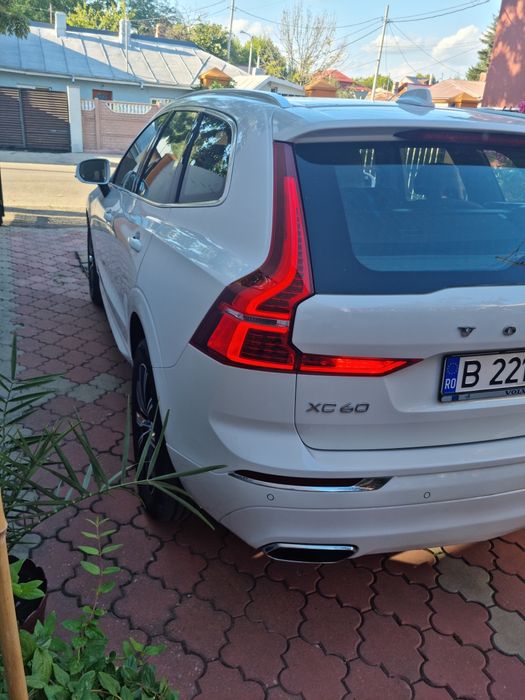 Volvo xc60 Benzină Mild-Hibrid 215 cp Head up Display