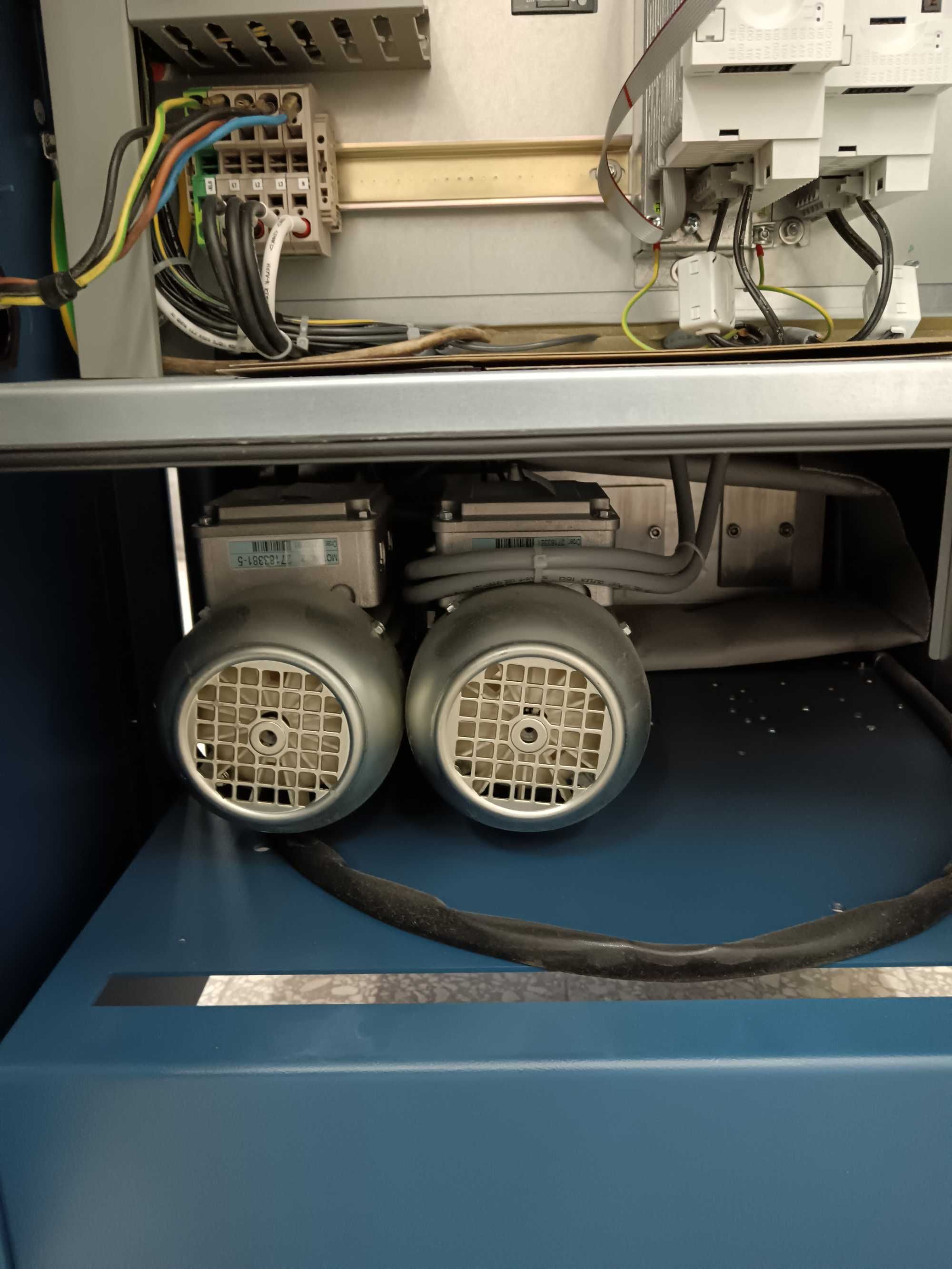 Машина за полагане на топлостопяемо лепило Nordson VersaBlue