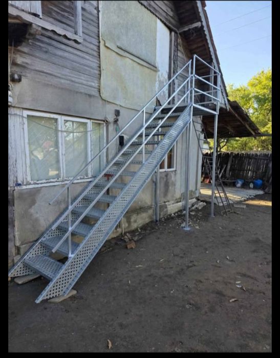 Scara zincata galvanizata la comandă oriunde în tara oferim și montaj