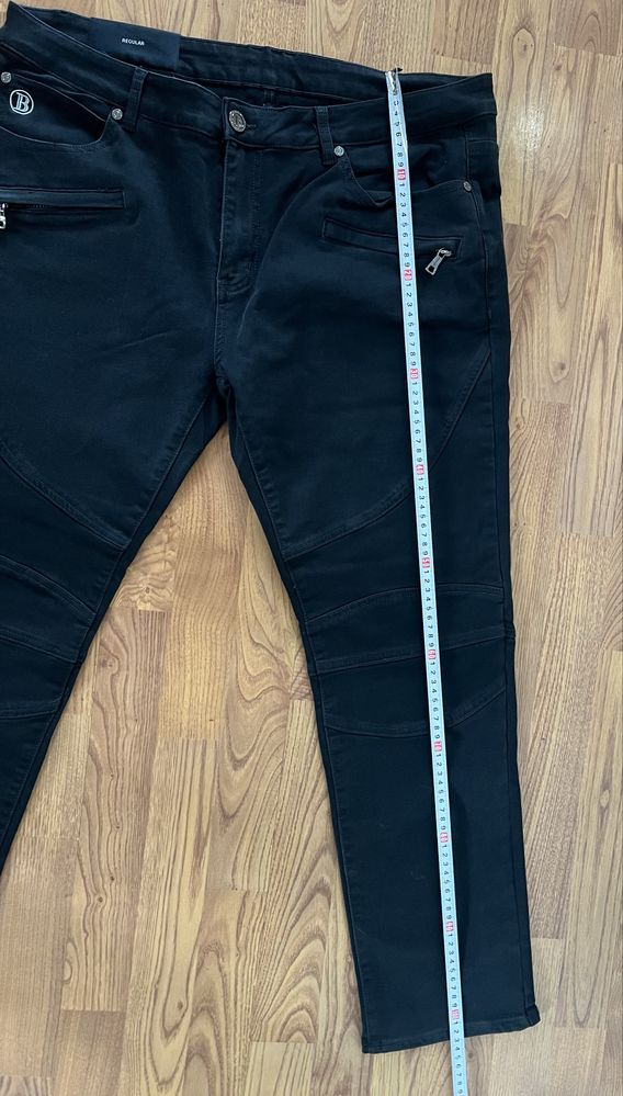 Дънки Balmain.