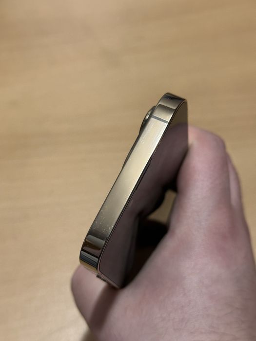 iPhone 13 Pro - Gold - 128 GB - Много запазен