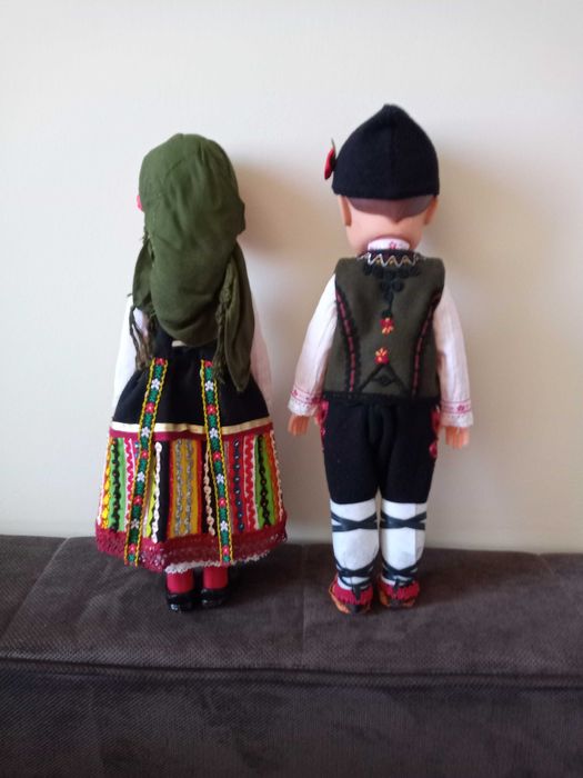 Кукли в народни носии
