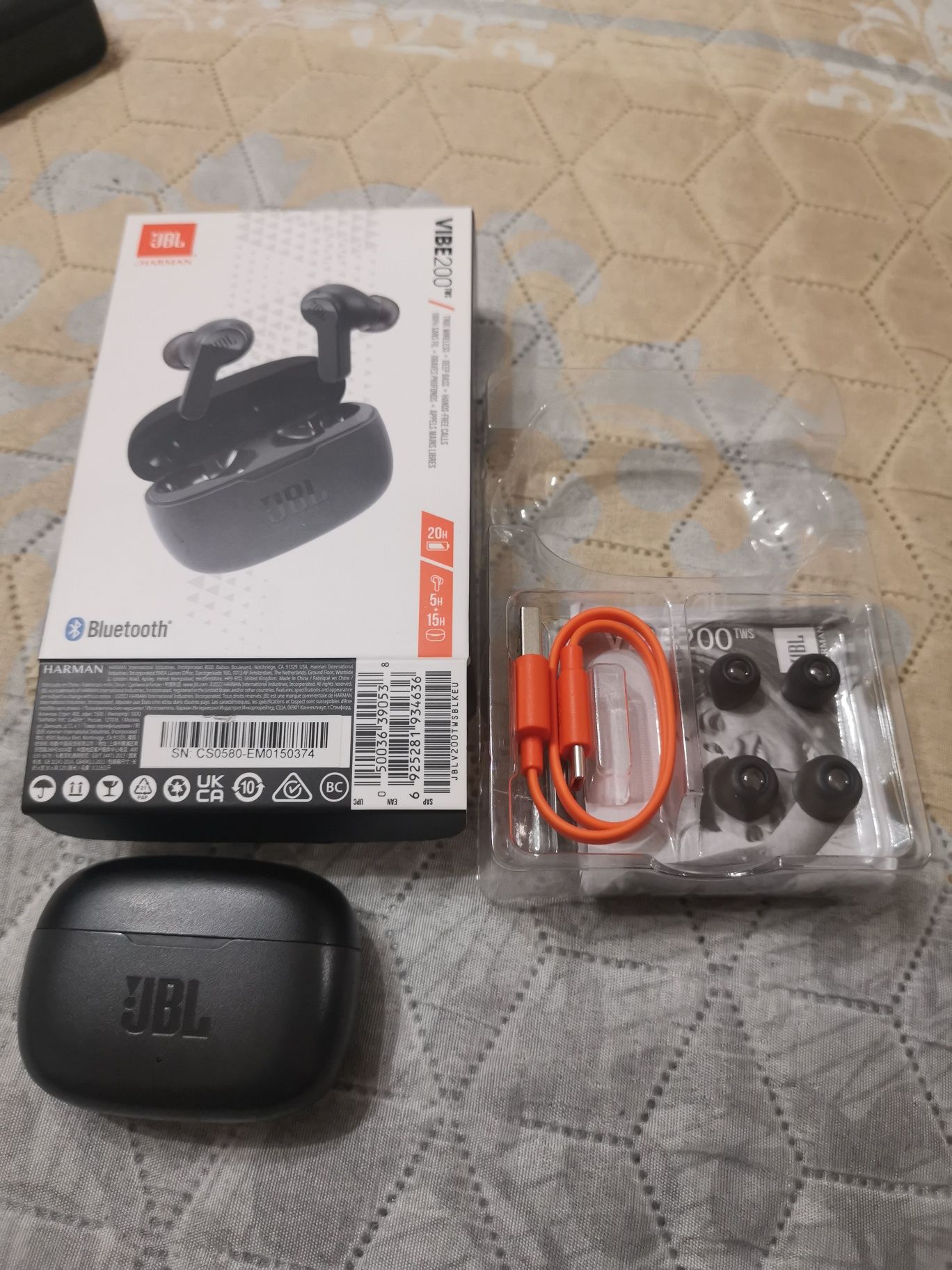 Продавам чисто нови безжични стерео слушалки JBL VIBE 200 TWS!