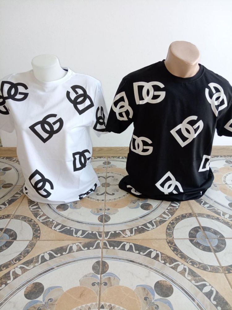 Tricouri unisex .