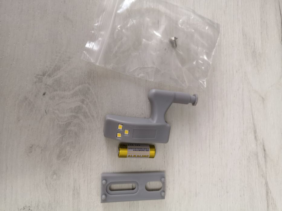 Lampa LED pentru dulap