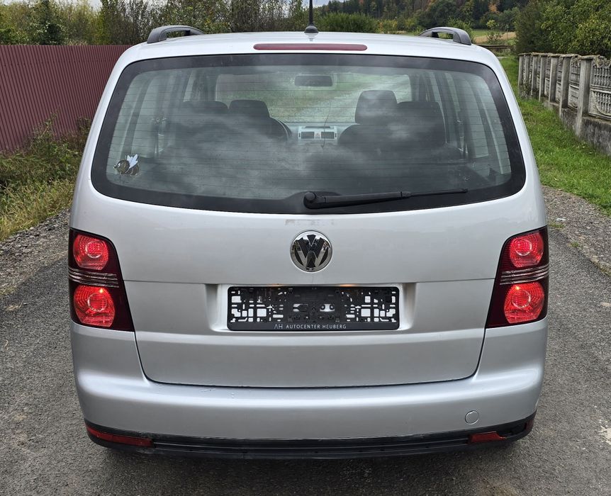 Vând vw touran 1.9 tdi