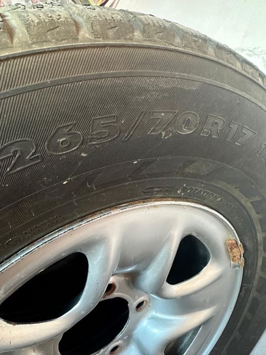 265.70.R17 шины с дисками в хорошем состояниц