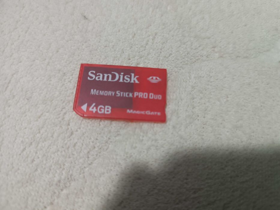 psp + 4gb memory disk + 10 jocuri +camera