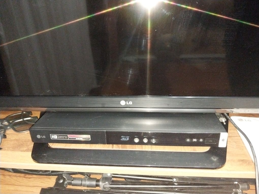 Телевизор LG 3D +DVD Player Blu-ray 3D