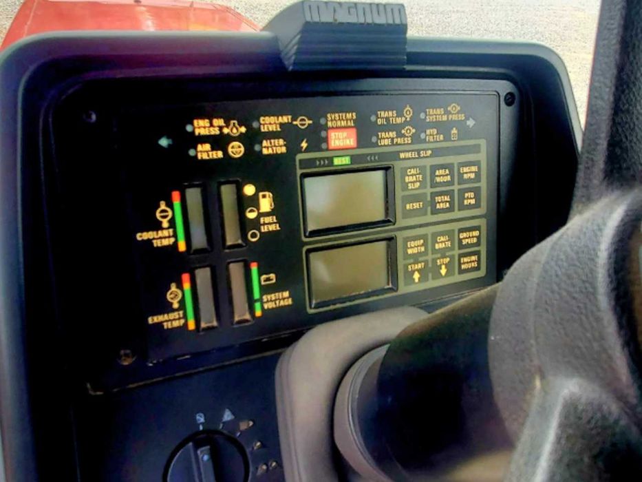 Трактор колесный Case IH 8940