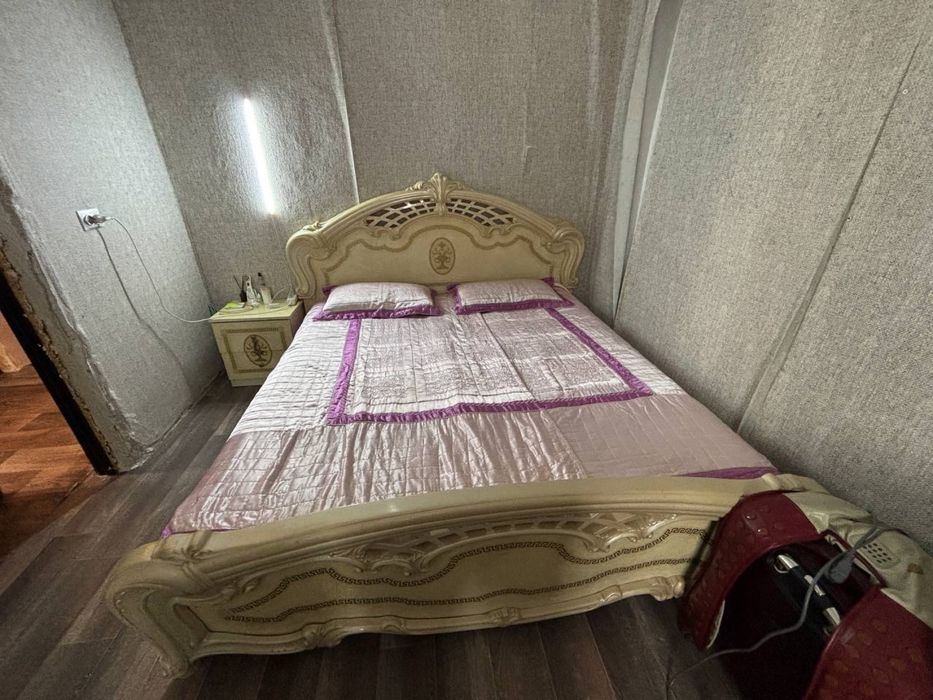 Кровать двухспальная , Малайзия , в хорошем состоянии