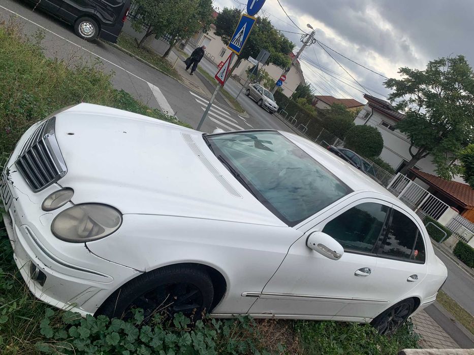 Mercedes-Benz W211 E200 CDI