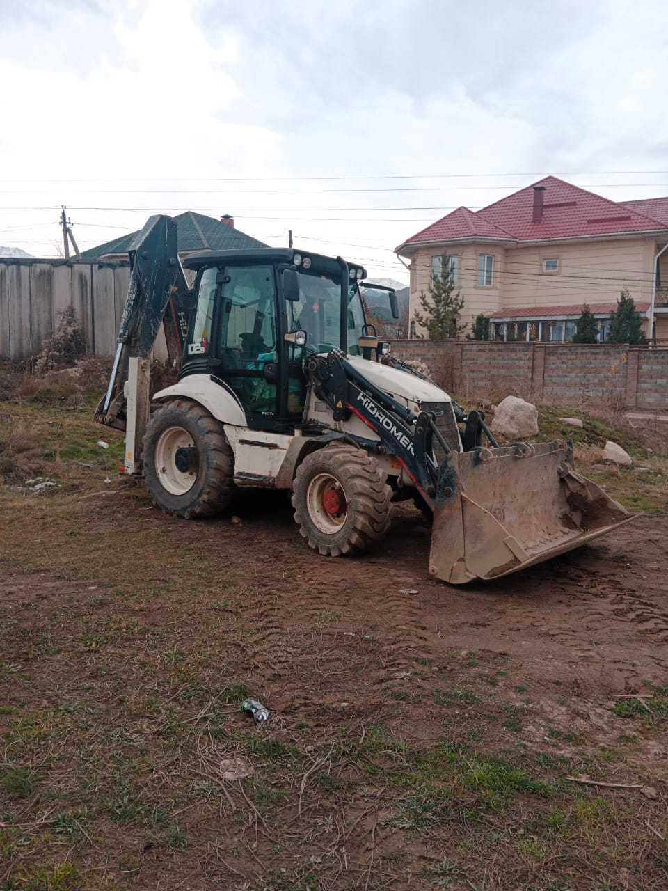 Экскаватор погрузчик HIDROMEK 102 B