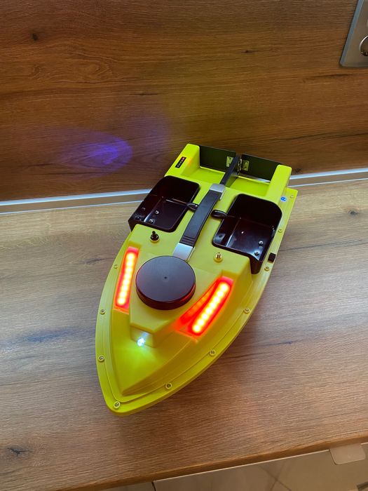 Лодка за захранка D19 GPS-99 позиции