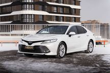 Усилитель переднего бампера на Toyota Camry 70 /Тойота Камри 70