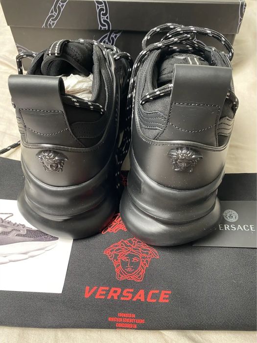 Versace chain reaction