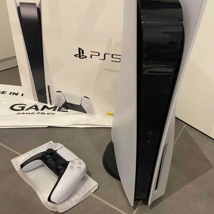 PlayStation 5 disc version с два джойстика и игра
