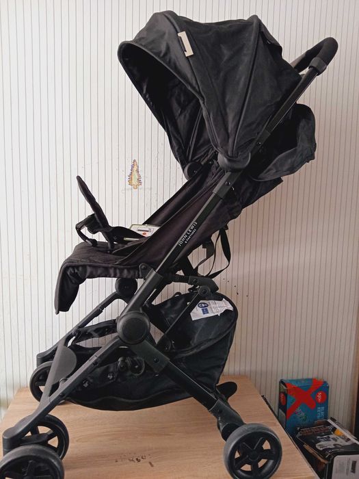 JOHN LEWIS нова лятна количка