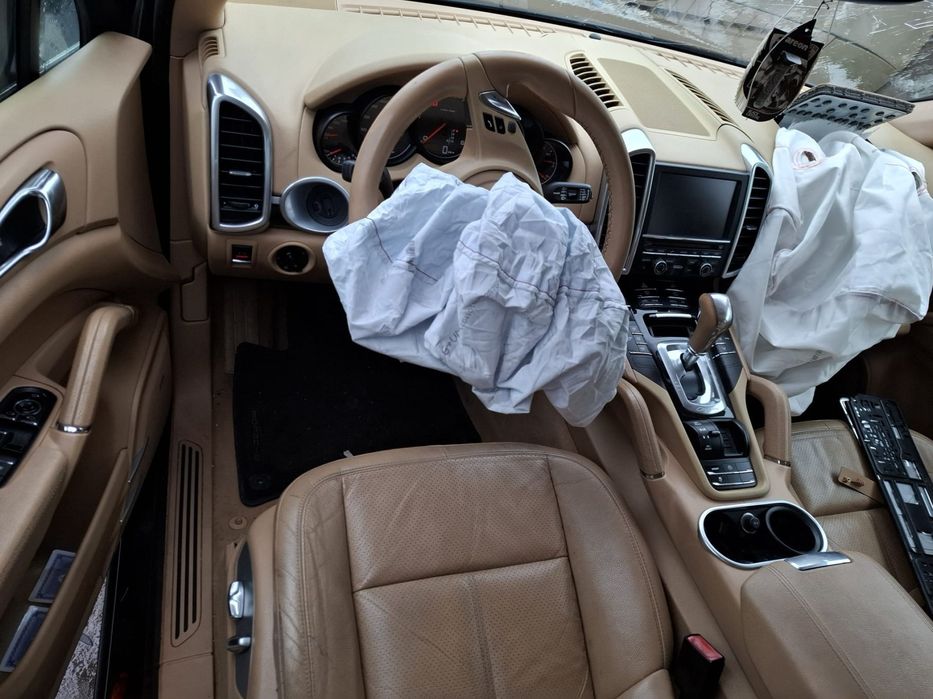 Dezmembrez Porsche Cayenne 958 [2010 - 2014] 3.0 d CRCA