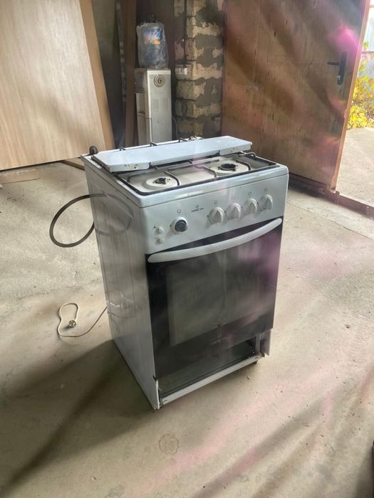 Газовая плита в хорошем состоянии самовывез