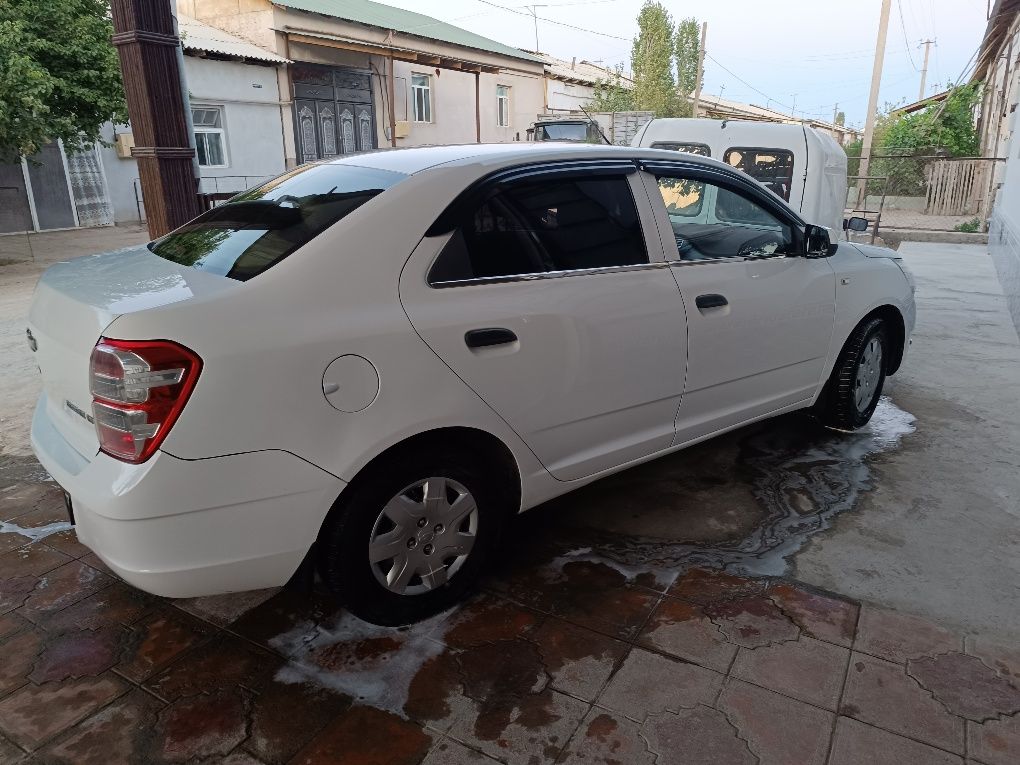 Chevrolet Cobalt satiladi