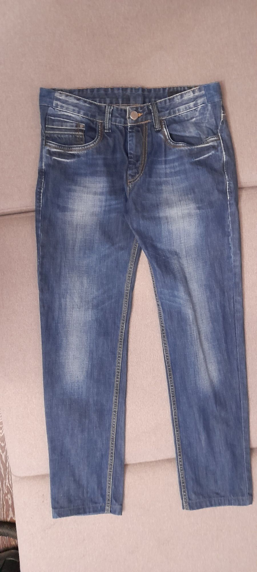 Женские джинсы разных размеров