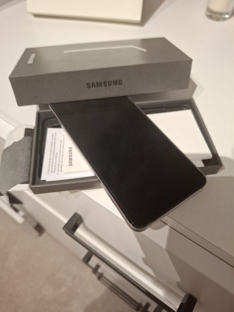 Vând Samsunsg S25 256GB